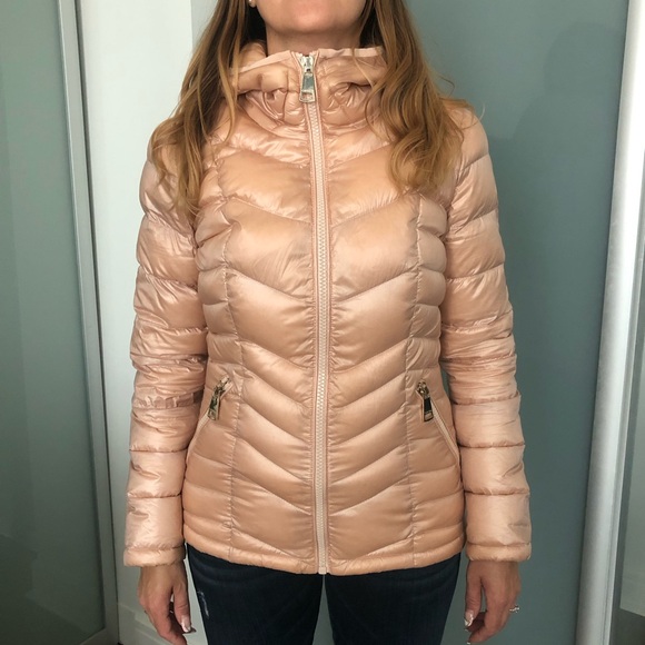 Pink Rose Calvin Klein Foldable and Hooded Jacket - Picture 3 of 11